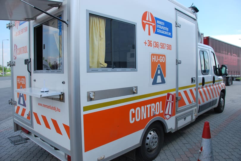Itt az új sztrádamatrica