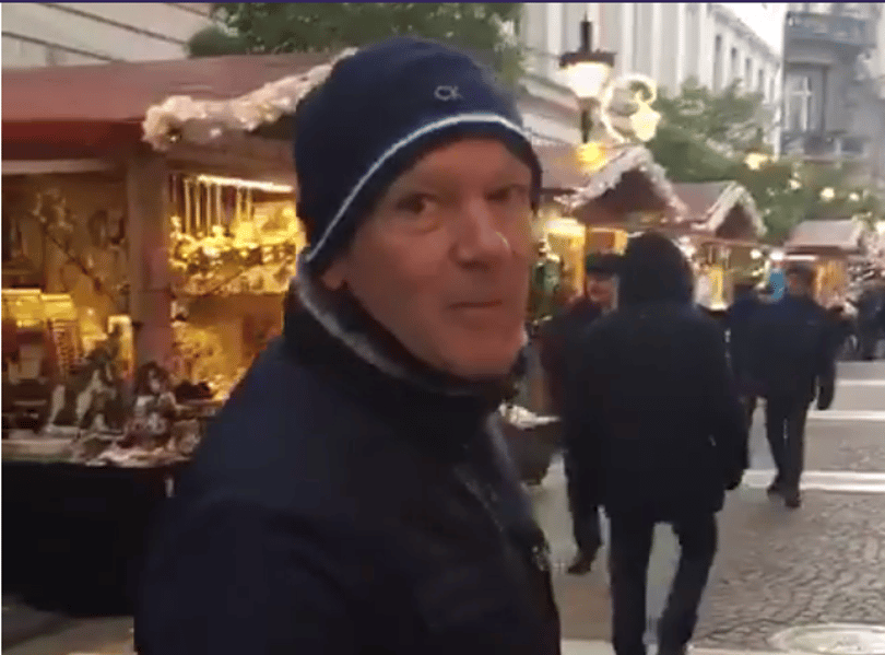 Antonio Banderas is bekukkantott a karácsonyi vásárba a Bazilikánál