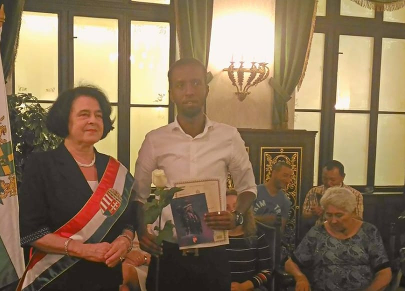 Hassan magyar állampolgár lett – fotó