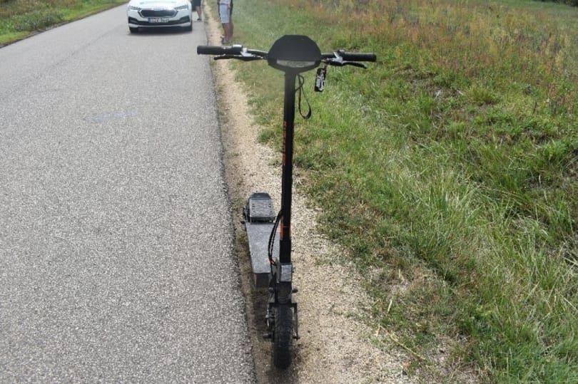 Eszméletlenül találtak rá egy bukósisak nélkül elesett e-rollerezőre