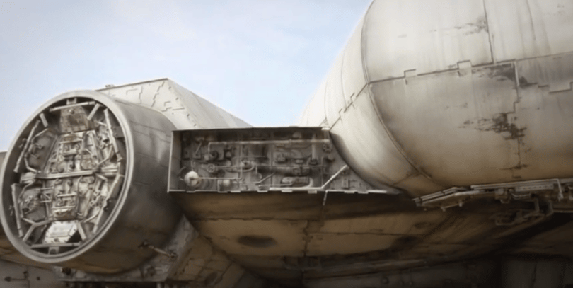 Star Wars-forgatás: már közeli videó is van Han Solo űrhajójáról