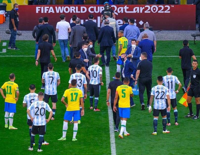 Eljárás indult a labdarúgók ellen, akik miatt félbeszakadt a brazil–argentin meccs