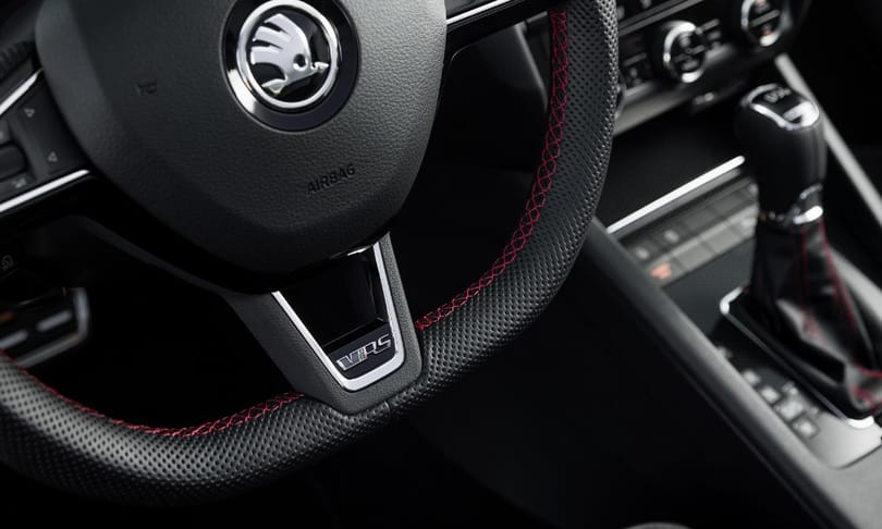 Az első bepillantás a hatalmas kijelzős új Škoda Octaviába