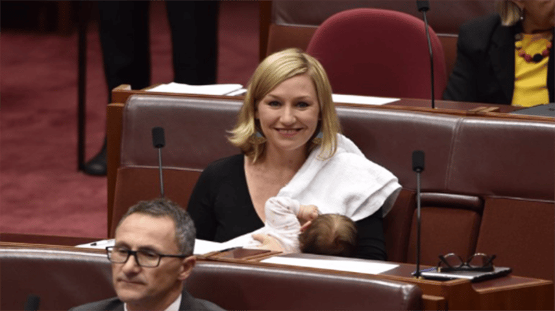 Először szoptattak babát az ausztrál parlamentben