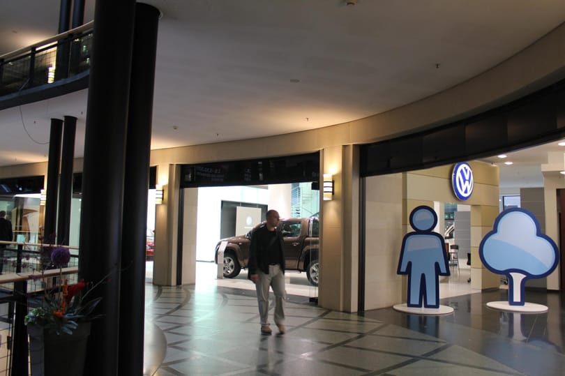 Csili-vili lett a belvárosi autó plaza