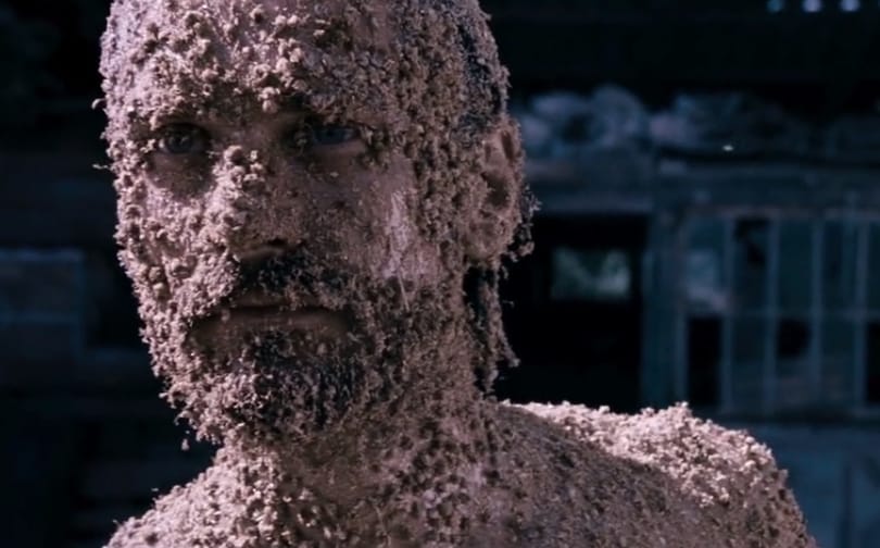 Udo Kier és egy mézben szeretkező pár az új magyar film előzetesében