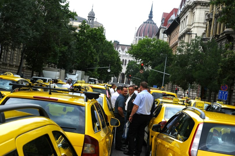 Az Uber egyezkedni próbál a kormánnyal