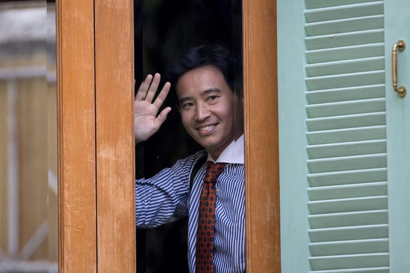 Obamától tanult, rocksztárként ünneplik, de a hadsereg nem engedi kormányozni a thaiföldi választások győztesét