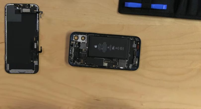 Mennyire könnyen javítható az iPhone 12? Itt a válasz