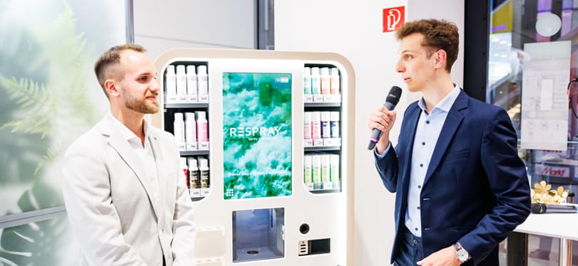 Fenntarthatóság felsőfokon: országos terjeszkedéshez érkezett a Rossmannban a Respray újratöltő automata