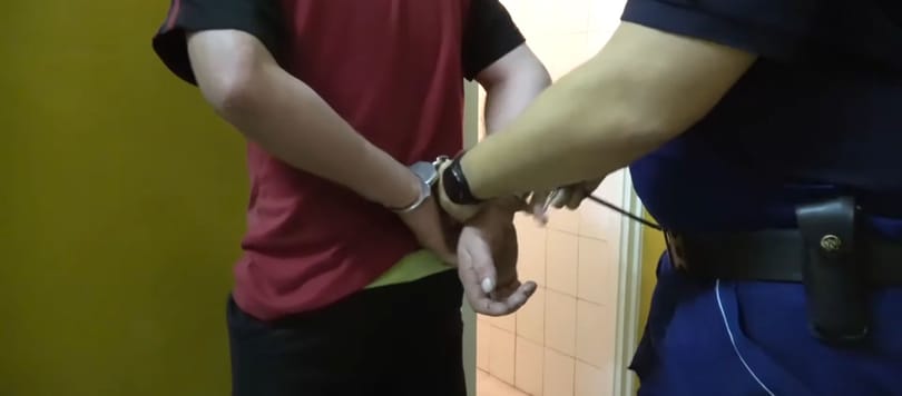 Állon vágott egy rendőrt egy német férfi, mire két egyenruhás elverte