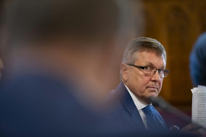 Összeülnek Matolcsyék, kérdés, előkerül-e az olló