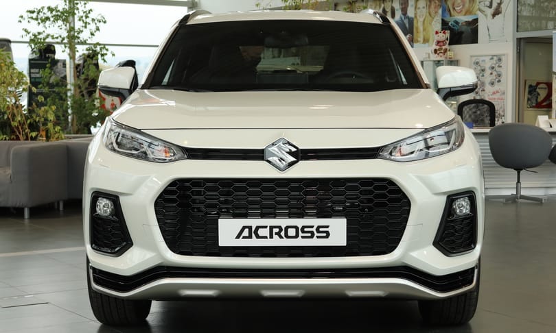 A legdrágább Suzuki: beültünk a 18,5 millió forintos Acrossba – fotógaléria