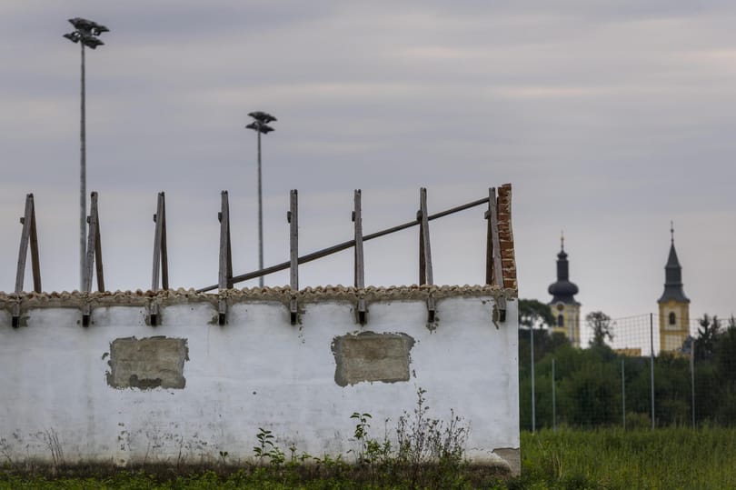 Vár állott, most stadion – Disneyland magyar módra