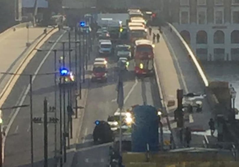 Terrortámadás történt a London Bridge-en, lelőtték a támadót