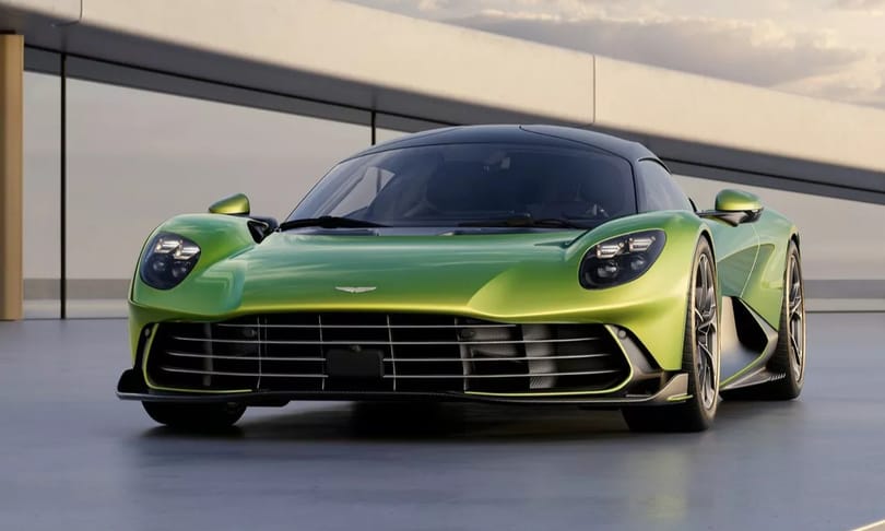 1079 lóerős hibrid V8-cal debütált az Aston Martin Valhalla