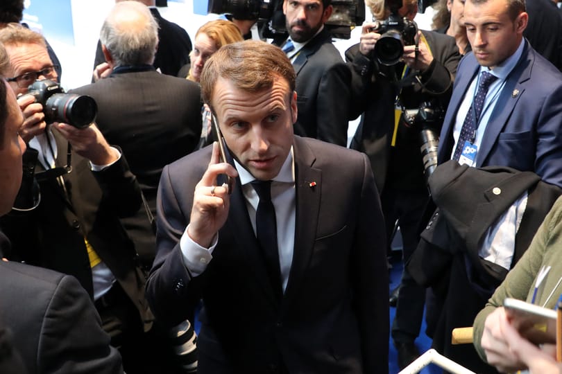 Macron szerint Izraelnek is ki kellene vizsgálnia a Pegasus-botrányt