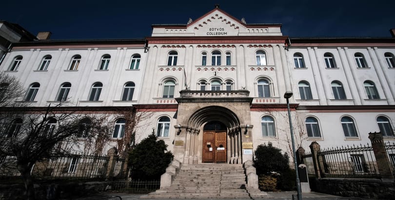 Évi 1,3 milliót is bukhatnak azok az egyetemi oktatók, akik alacsonyabb munkakörben dolgoznak a megérdemeltnél