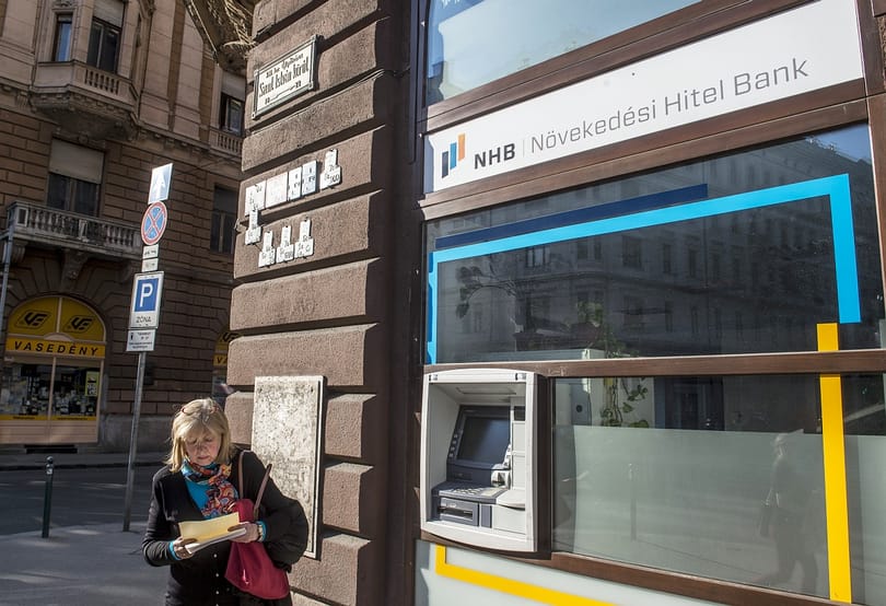 Milliárdokat fizet a betéteseknek Matolcsy György unokatestvérének bankja miatt a betétbiztosítási alap