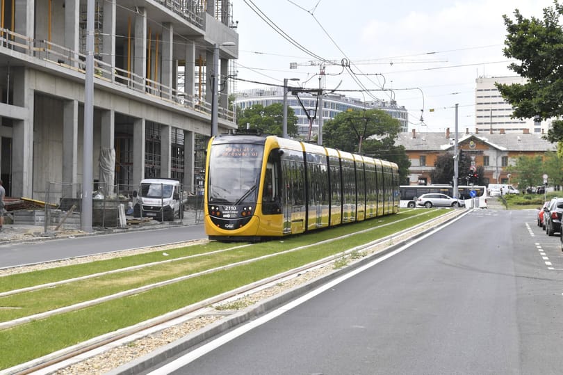 Mobiljegyes baki miatt maradhatnak hoppon az utasok Budapesten a villamosmegállókban