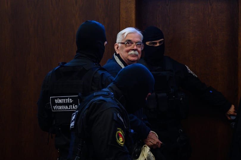 Beperelte a magyar államot a bőnyi rendőrgyilkos