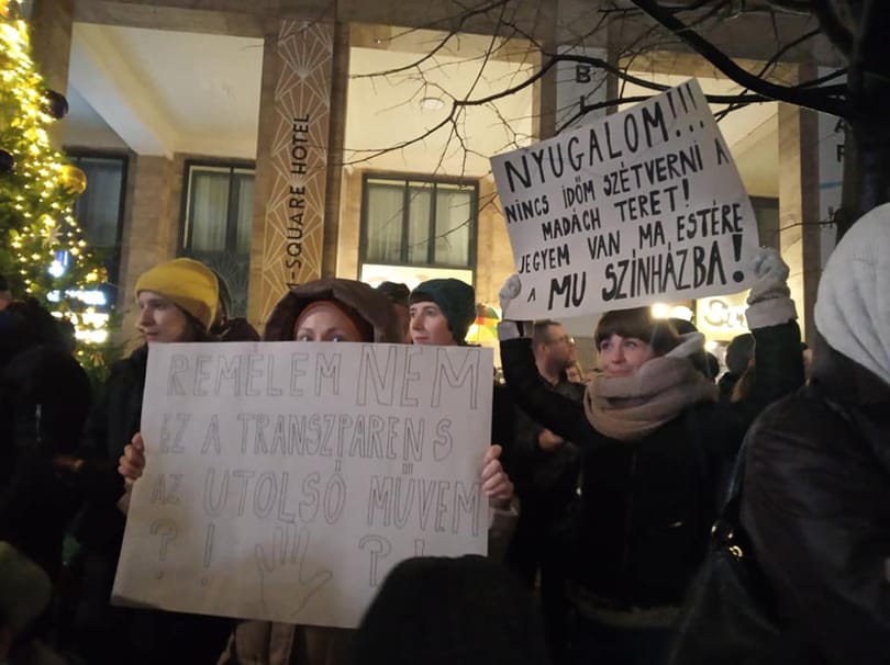 A kormány elkezdte megtömni az erdélyi színházak zsebeit