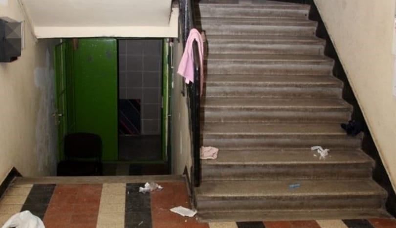 Késeléssé fajult a szomszédok vitája Óbudán, a feleség a férje felbujtására szúrt