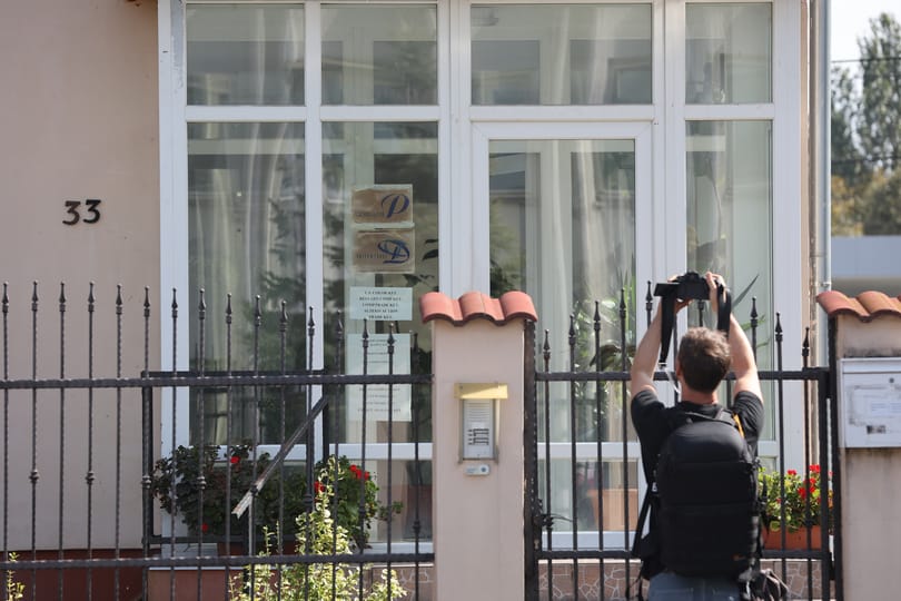 Tangó, rajziskola, utazások és egy félbeszakadt karrier – a rejtélyes csipogós nő nyomában