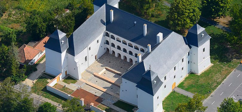 Az egervári várnak számlázott ki a vállalkozó 40 millió forintot, csak a bútorokat nem szállította ki érte