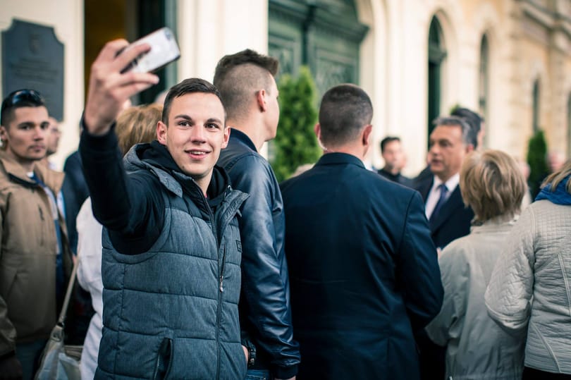Orbánt fotózni az új menőség