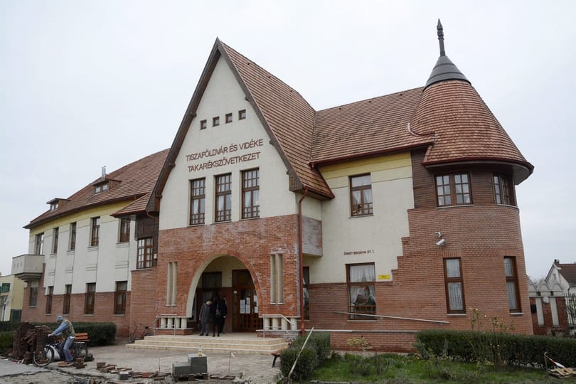 Hatalmasat buktak a Széchenyi Bank betétesei