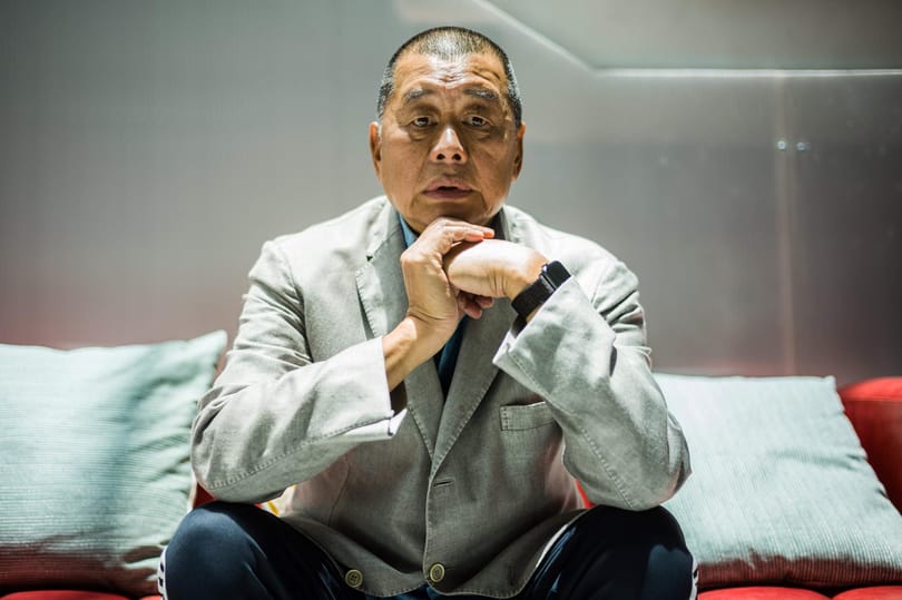 Bemutatjuk a letartóztatott Jimmy Lai médiamágnást, Hongkong védelmezőjét