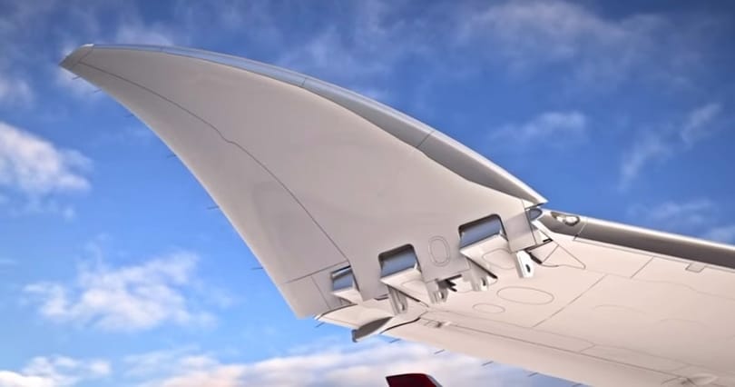 Olyan nagy a Boeing új utasszállítója, hogy fel kell hajtani a szárnyát, hogy elférjen a reptereken – videó