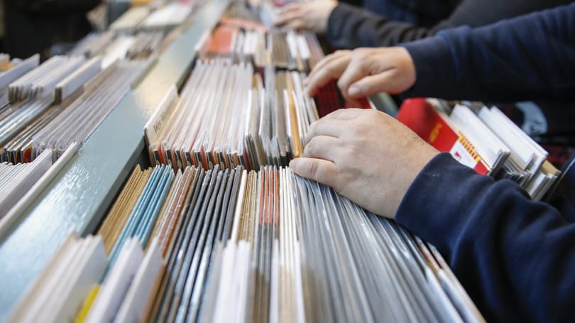 Újra menő az analóg, különleges programokkal és kiadásokkal érkezik szombaton a lemezboltok napja