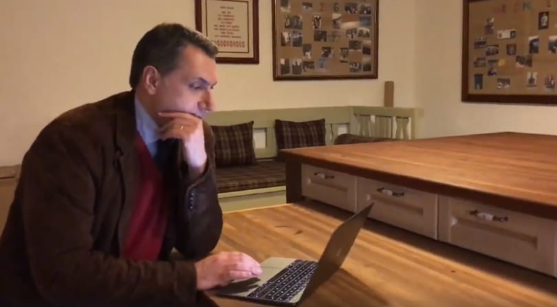 Rogánék még nem foglalkoztak Lázár dohányzást betiltó javaslatával