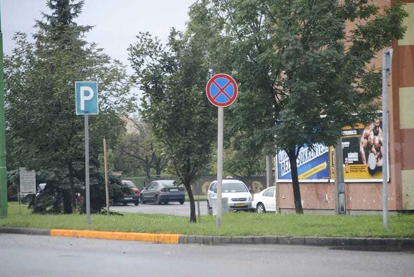 Fotók: szocialisták „fideszesítik” a kereszteződéseket Gyöngyösön