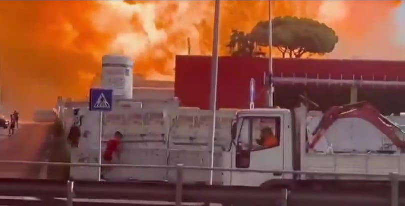 Hatalmas robajjal robbant fel egy benzinkút Rómában – videó