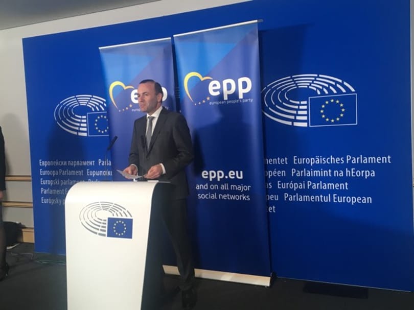 Hivatalos: Felfüggesztik a Fideszt a Néppártban
