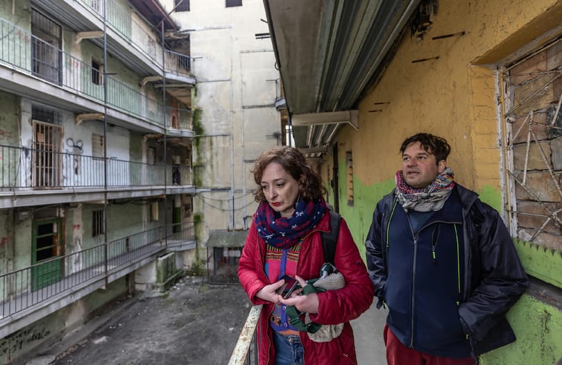 „A szegénységkultúrában nincs holnap” – jelentés a még mindig felszámolás alatt álló Hős utcai telepről