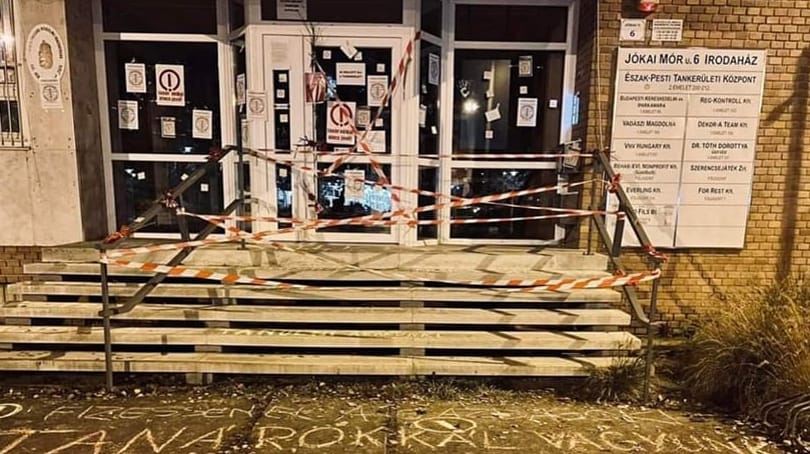 Meglátogatták a „krampuszok” a tankerületi központokat