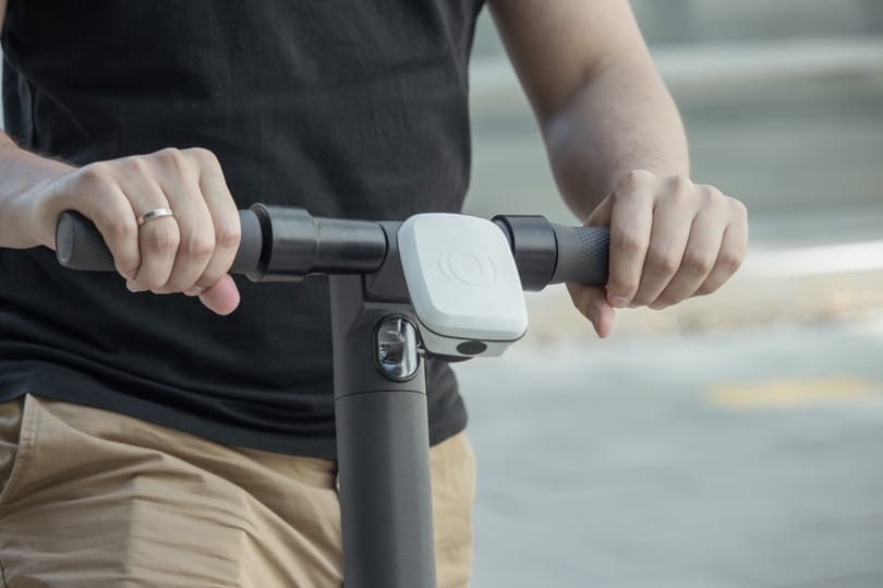 Ezt a magyarok által kitalált kis dobozt minden biciklire és rollerre fel kellene szerelni, mindenki jobban járna