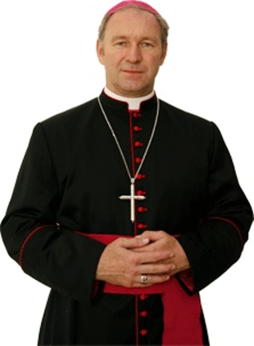 Leváltotta a pápa a nagyszombati érseket
