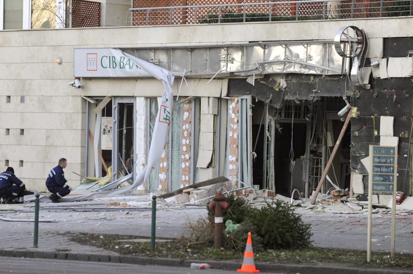 Újabb bankrobbantásnak hitték a Béke úti gázrobbanást