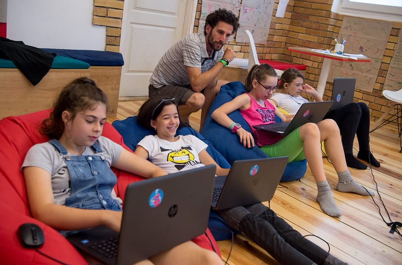 Nem lesz gyerekeinké a jövő, ha nem tanítjuk meg őket programozni