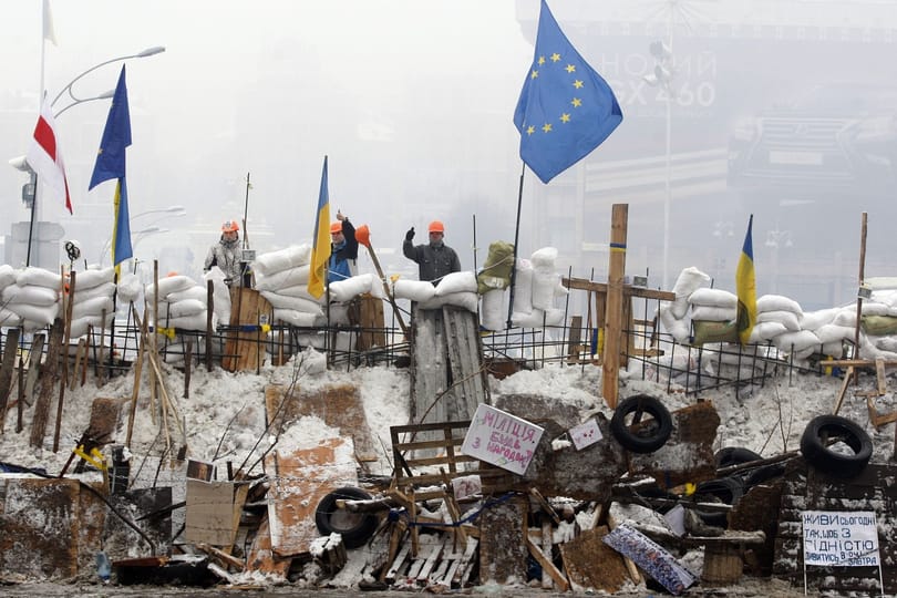 Janukovics: engedjük a demonstrációkat