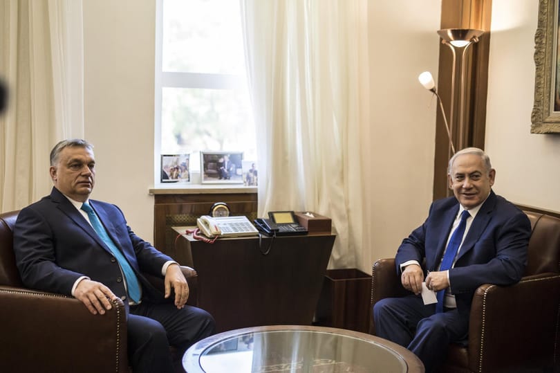 Így (nem) tájékoztat a közmédia: Orbán faültetése jöhet, a tüntetés már nem
