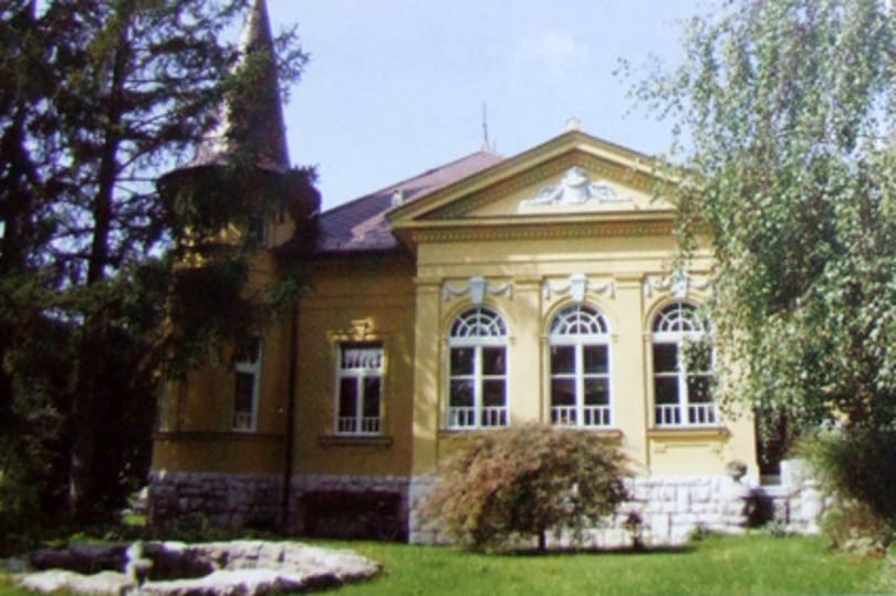 900 millió a gödöllői kastélyra