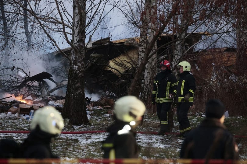 Lakott területre zuhant egy teherszállító gép Vilniusban
