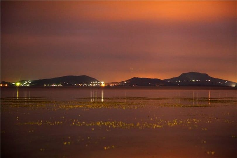 A nap képei: szürreális felhők a Balatonnál