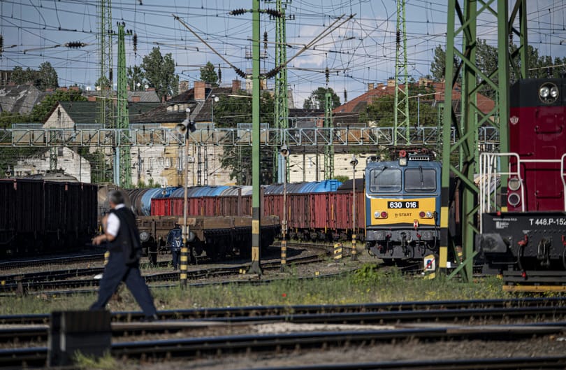 Hiába kapcsolták le a Vonatinfót, lelkes fejlesztők máris összerakták a Holavonat.hu-t